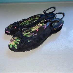 BNWOT‎ Lulu Guinness  London sandals in size 38